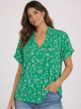 Cabi 6082 Green White Floral Collared Wrap V Neck Short Sleeve Flowy Blouse